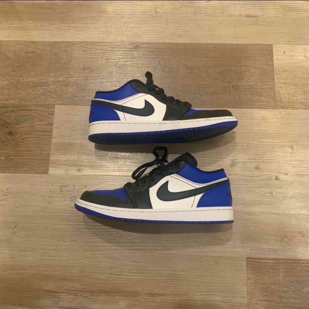 Air Jordan 1 Low Royal Toe Sneakers